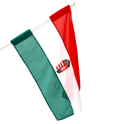 címeres magyar zászló